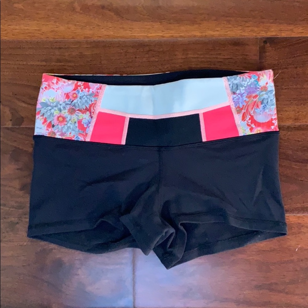 lululemon Black and Floral Shorts Size 4 2” Inseam